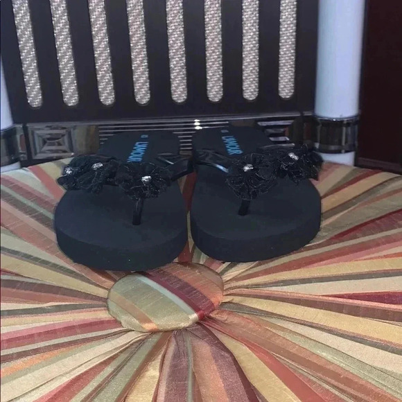 Big Girls Size 13 Flip Flops Black - Picture 4 of 5